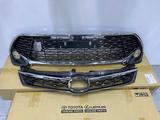 Решетка радиатора комплект Toyota Camry 55 EXCLUSIVE NEW ORIGINAL за 10 000 тг. в Алматы