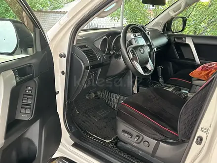 Toyota Land Cruiser Prado 2016 года за 18 000 000 тг. в Актобе – фото 6