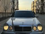 Mercedes-Benz E 240 1999 годаүшін3 300 000 тг. в Атырау – фото 2