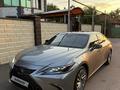 Lexus ES 300h 2022 годаfor25 500 000 тг. в Алматы