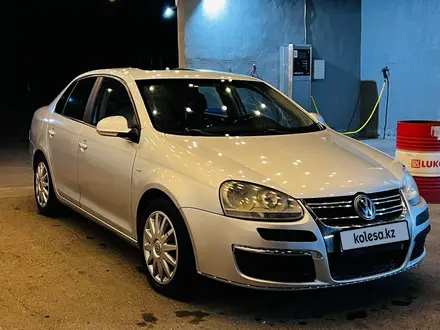 Volkswagen Jetta 2008 года за 2 850 000 тг. в Тараз – фото 3