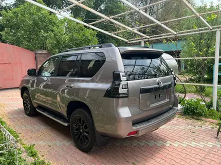 Toyota Land Cruiser Prado 2022 года за 42 700 000 тг. в Алматы – фото 27