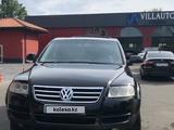 Volkswagen Touareg 2005 года за 4 500 000 тг. в Алматы – фото 3