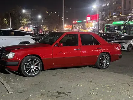 Mercedes-Benz E 230 1991 года за 1 800 000 тг. в Алматы – фото 19