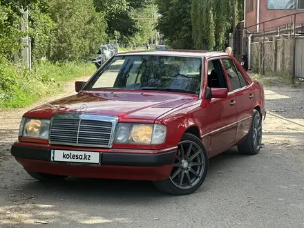 Mercedes-Benz E 230 1991 года за 1 800 000 тг. в Алматы – фото 4