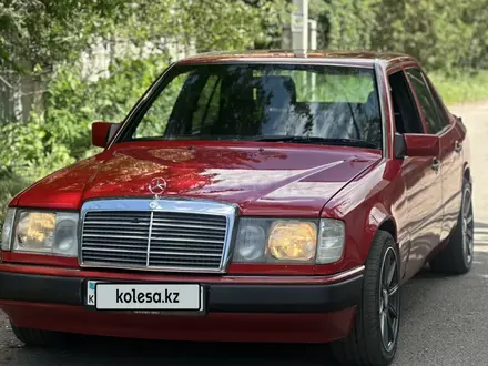 Mercedes-Benz E 230 1991 года за 1 800 000 тг. в Алматы