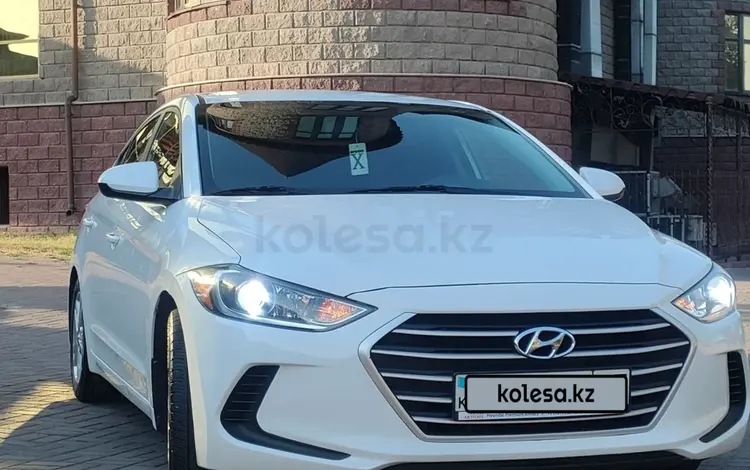 Hyundai Elantra 2018 годаfor8 350 000 тг. в Алматы