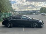 Toyota Camry 2021 годаүшін16 500 000 тг. в Атырау – фото 2