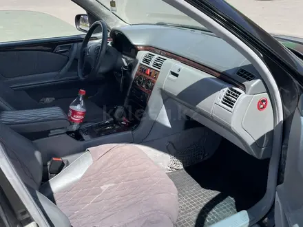 Mercedes-Benz E 320 2001 года за 3 350 000 тг. в Астана – фото 12