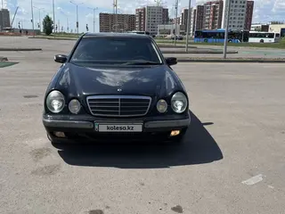 Mercedes-Benz E-Class, 2001