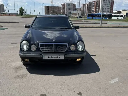 Mercedes-Benz E 320 2001 года за 3 350 000 тг. в Астана – фото 2