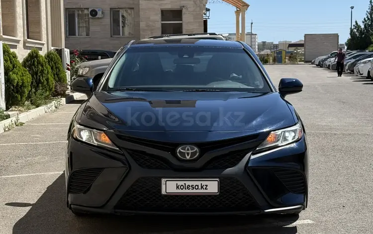 Toyota Camry 2018 года за 8 300 000 тг. в Актау