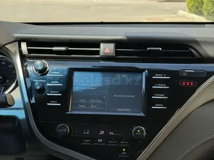 Toyota Camry 2018 года за 8 300 000 тг. в Актау – фото 9