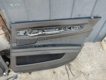 Комплект дверных карт BMW F02 за 120 000 тг. в Алматы – фото 6