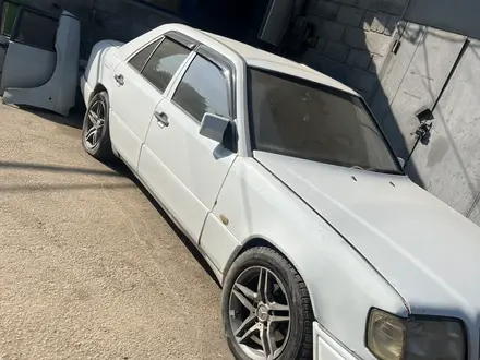 Mercedes-Benz E 280 1993 года за 1 450 000 тг. в Алматы – фото 2