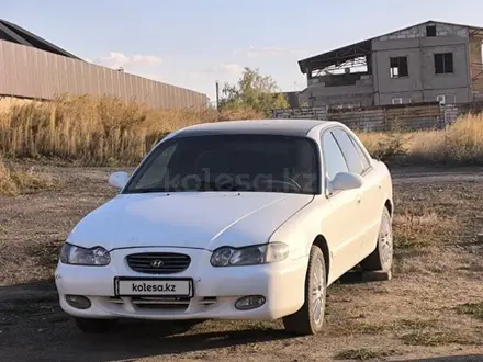 Hyundai Sonata 1998 года за 1 500 000 тг. в Караганда – фото 3