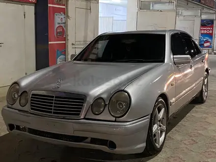 Mercedes-Benz E 320 1997 года за 2 800 000 тг. в Актау – фото 7