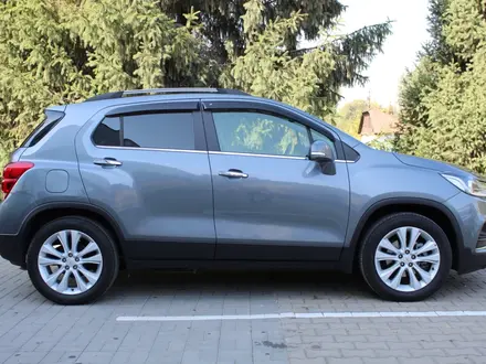 Chevrolet Tracker 2021 года за 9 951 000 тг. в Алматы – фото 5