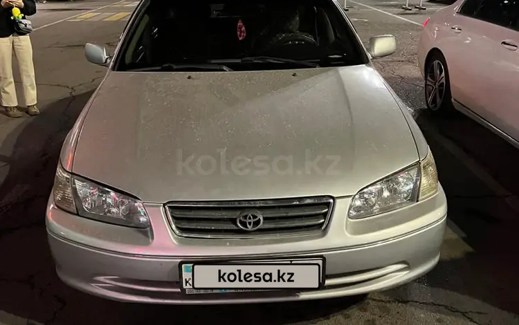 Toyota Camry 2001 годаүшін3 500 000 тг. в Алматы