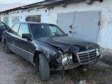 Mercedes-Benz E 200 1993 года за 400 000 тг. в Караганда – фото 3
