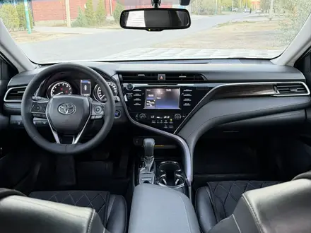 Toyota Camry 2019 года за 12 200 000 тг. в Кызылорда – фото 17