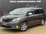 Toyota Sienna 2012 годаfor11 250 000 тг. в Атырау