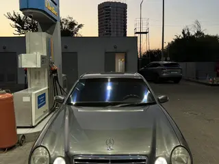 Mercedes-Benz E 55 AMG
