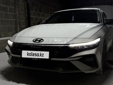 Hyundai Elantra 2024 года за 9 200 000 тг. в Сатпаев – фото 14