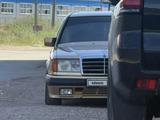 Mercedes-Benz E 260 1987 года за 5 000 000 тг. в Астана