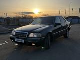 Mercedes-Benz C 200 1995 годаүшін3 900 000 тг. в Актобе – фото 2