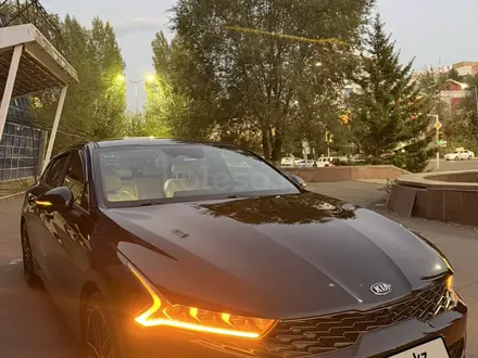 Kia K5 2021 года за 10 600 000 тг. в Астана – фото 2