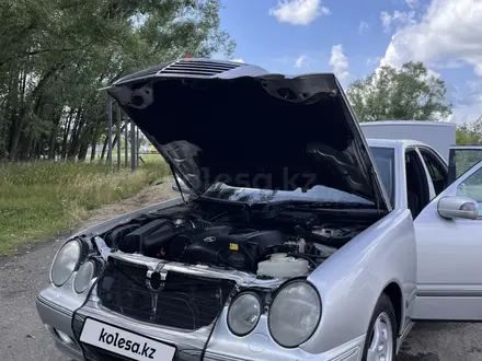 Mercedes-Benz E 280 2000 года за 4 500 000 тг. в Петропавловск – фото 2