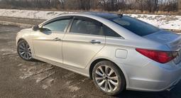 Hyundai Sonata 2012 годаүшін3 000 000 тг. в Актобе – фото 4