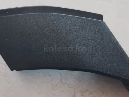 Заглушка стойки передняя правая Rav4 за 10 000 тг. в Алматы