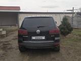 Volkswagen Touareg 2003 года за 4 600 000 тг. в Кулан – фото 3