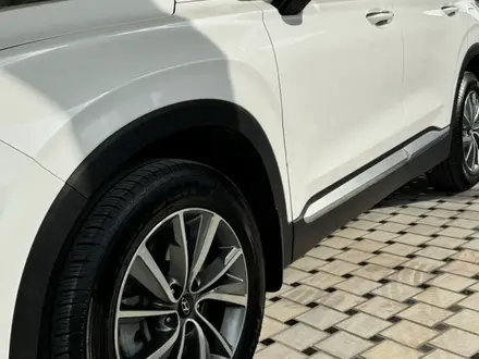 Hyundai Santa Fe 2019 года за 12 800 000 тг. в Шымкент – фото 4