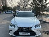 Lexus ES 250 2021 года за 22 000 000 тг. в Шымкент