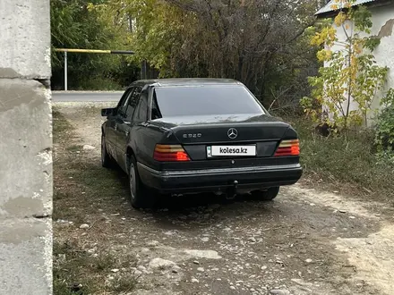 Mercedes-Benz E 280 1992 года за 1 300 000 тг. в Талдыкорган – фото 2