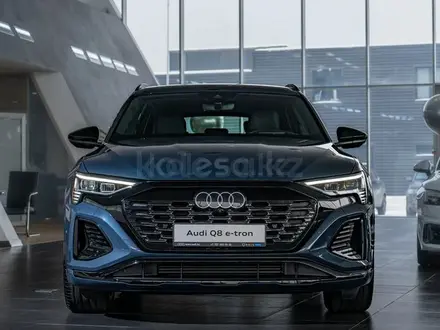 Audi Q8 e-tron 55 S line 2023 года за 37 360 000 тг. в Алматы – фото 3