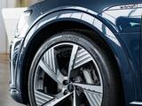 Audi Q8 e-tron 55 S line 2023 года за 37 360 000 тг. в Алматы – фото 5