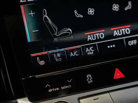 Audi Q8 e-tron 55 S line 2023 года за 37 360 000 тг. в Алматы – фото 31