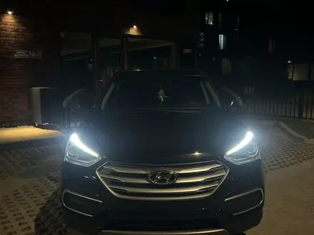 Hyundai Santa Fe 2018 года за 9 000 000 тг. в Алматы