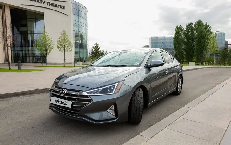 Hyundai Elantra 2019 годаүшін8 300 000 тг. в Алматы