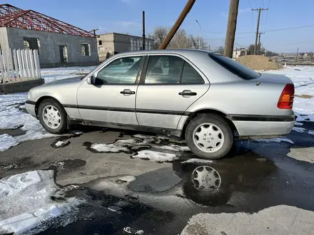 Mercedes-Benz C 180 1994 года за 2 200 000 тг. в Караганда – фото 4