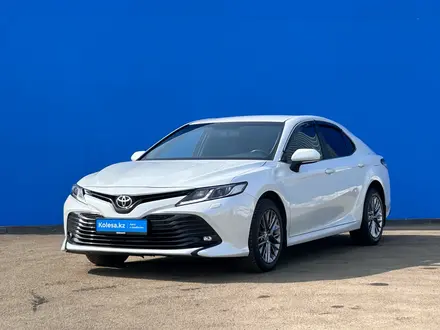 Toyota Camry 2018 года за 13 020 000 тг. в Алматы