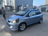 Honda Fit 2001 годаfor2 100 000 тг. в Астана