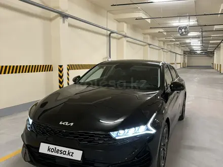 Kia K5 2022 года за 13 100 000 тг. в Алматы