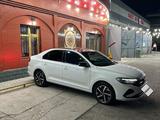 Volkswagen Polo 2022 года за 8 200 000 тг. в Шымкент – фото 2