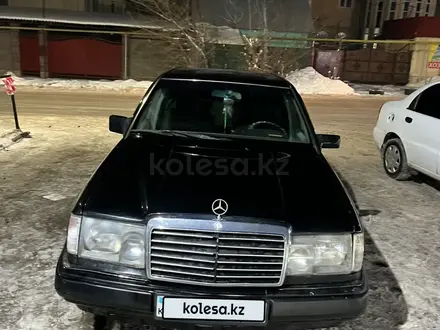 Mercedes-Benz E 220 1993 года за 1 900 000 тг. в Алматы – фото 2