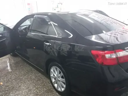 Toyota Camry 2014 года за 10 200 000 тг. в Семей – фото 8